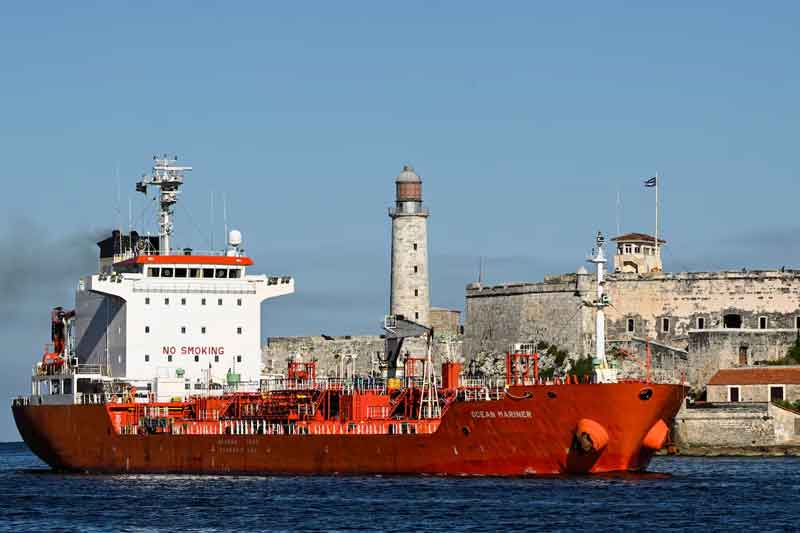 Trump presiona y Pemex detiene envío de crudo a Cuba