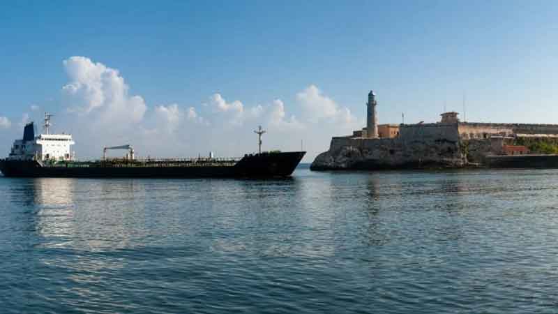 Trump presiona y Pemex detiene envío de crudo a Cuba