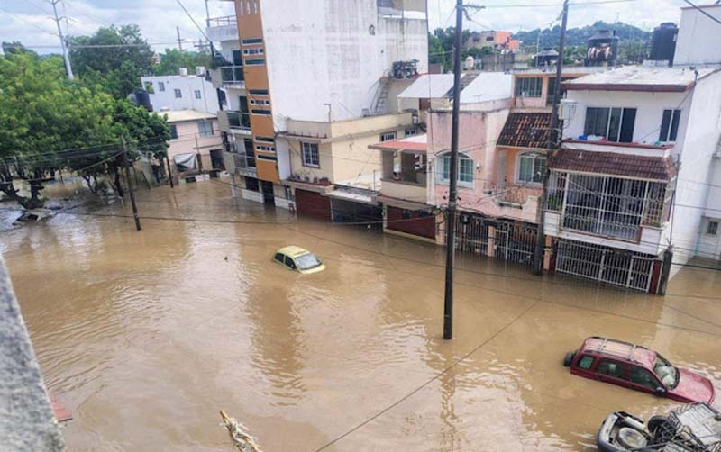 Lluvias dejan 66 fallecidos y 191 comunidades aisladas en cinco estados de México