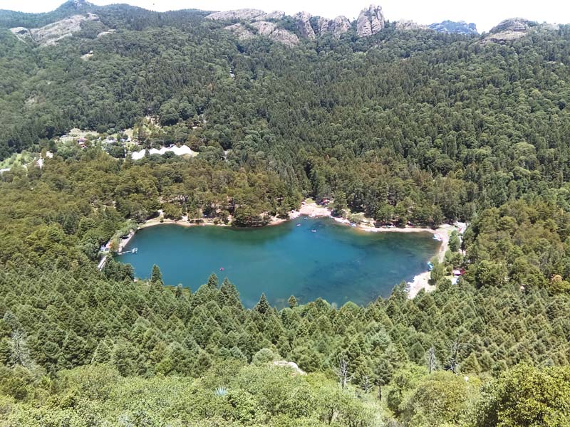 La Presa El Cedral, en La Estanzuela, ofrece senderos, áreas de descanso, pesca deportiva.