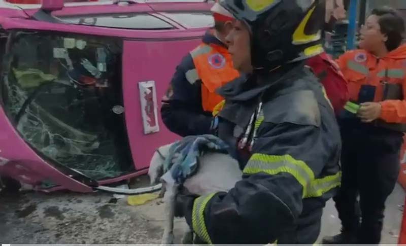 Muere taxista tras volcadura en la CDMX; reportaron conducta extraña antes del choque