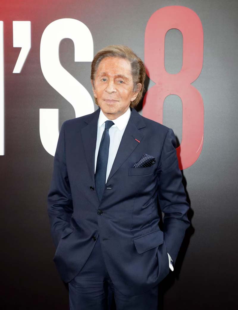 Adiós a Valentino, el diseñador que convirtió el rojo en lenguaje universal del glamour