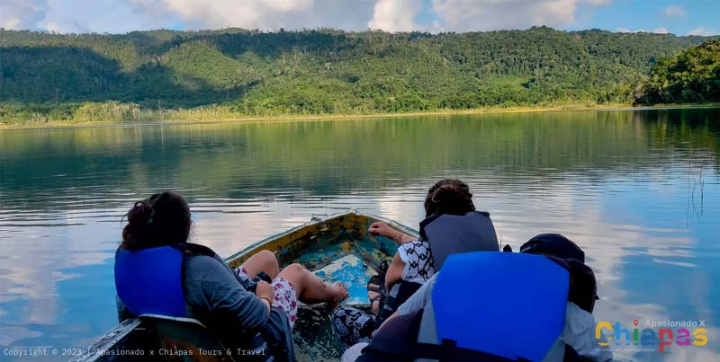 Nahá, la comunidad lacandona de Chiapas escondida entre lagunas y selva