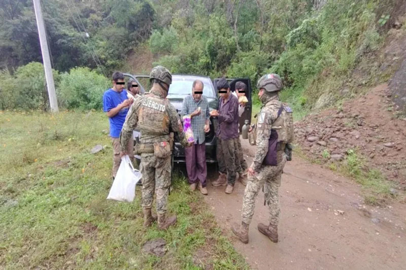 Autoridades localizaron con vida a seis campesinos desaparecidos en Guerrero el pasado 16 de octubre.