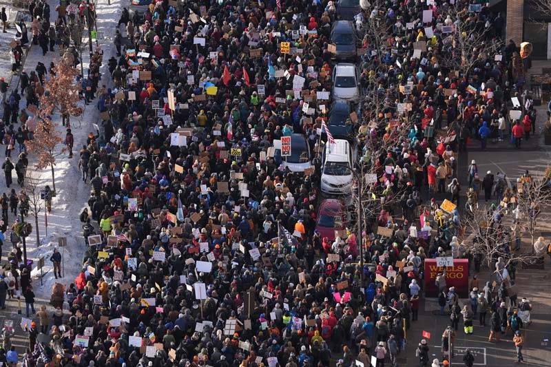 ICE mata a hombre en Minneapolis y desata protestas masivas en Minnesota