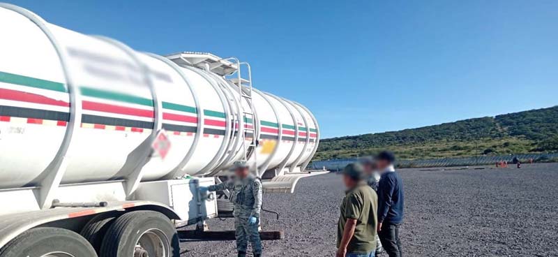 Operativo federal en Querétaro asegura centro de huachicol con 130 mil litros