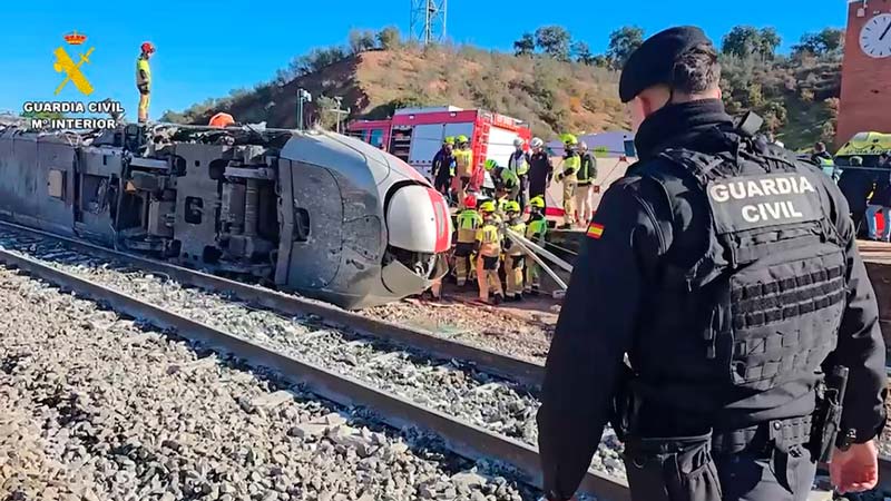 Tren choca con grúa en Murcia; tercer accidente ferroviario en una semana