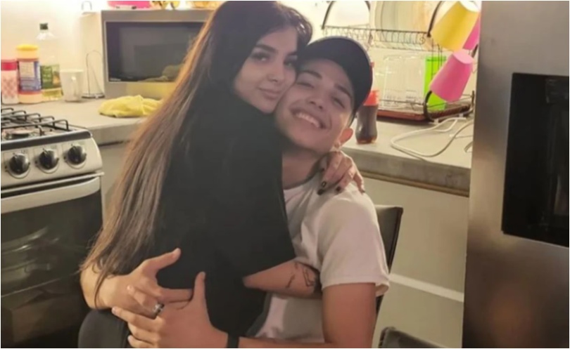 Karely Ruiz junto a su pareja y padre de su hija