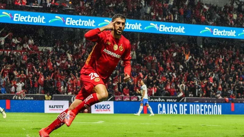 Paulino brilla en el Toluca contra Monterrey