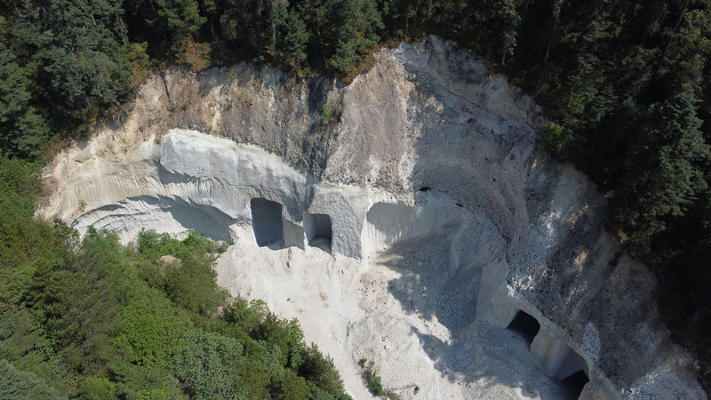 El Cerro de las Navajas, en Hidalgo, destaca por sus yacimientos de obsidiana y su importancia histórica.