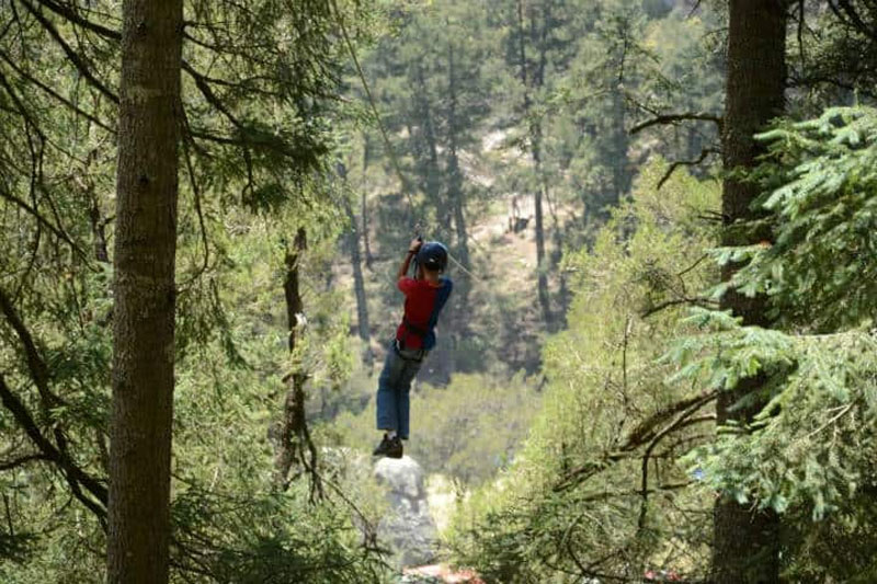 Las actividades en Peñas Cargadas, como tirolesas y paseos a caballo, pueden generar costos adicionales.
