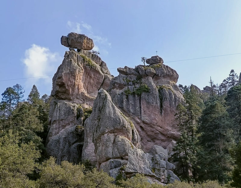 Las formaciones rocosas de Peñas Cargadas tienen aproximadamente cinco millones de años.