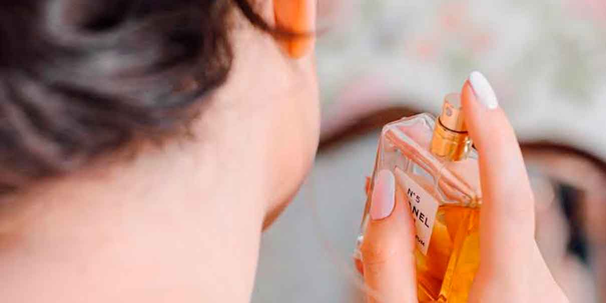 Usar perfume a diario podría traer consecuencias a la salud