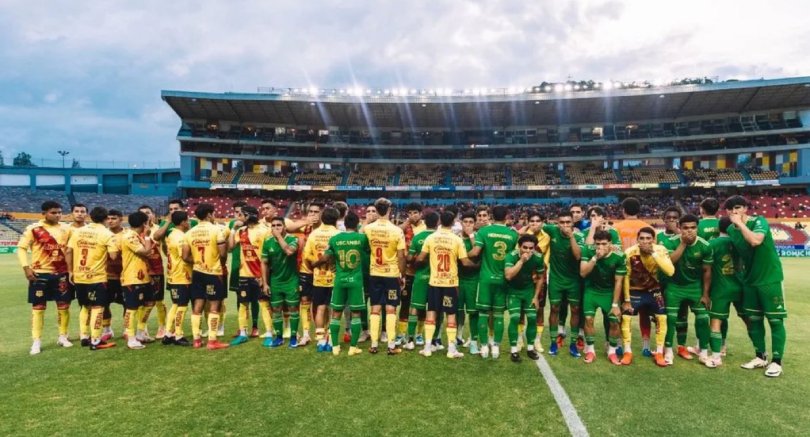 Jugadores de Liga de Expansión protestando ante la falta de acuerdos por el ascenso a Liga MX