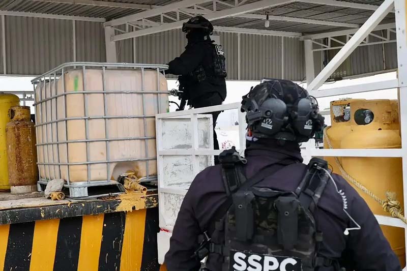 Red de huachicol fiscal operaba con empresas fantasma y desvió 23 mil millones