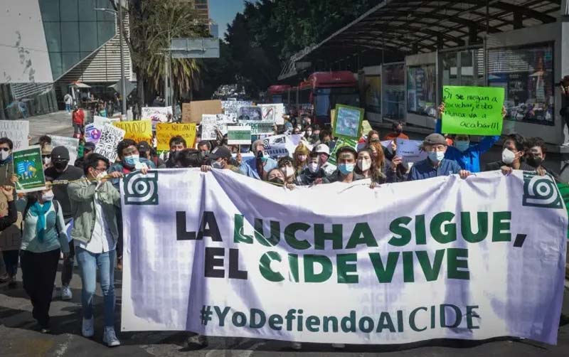 Cesan a Romero Tellaeche del CIDE; él se aferra al cargo