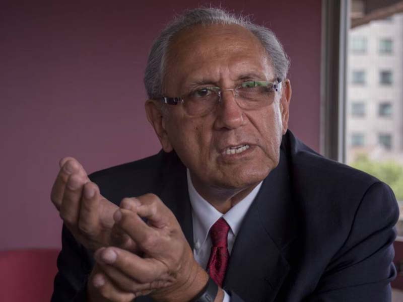 Cesan a Romero Tellaeche del CIDE; él se aferra al cargo