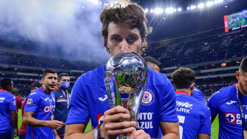 santi cruz azul 