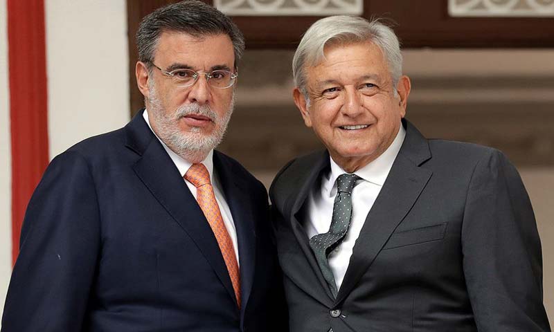 El libro de Julio Scherer Ibarra expone la política interna y las rupturas en el sexenio de AMLO