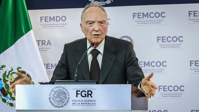 El libro de Julio Scherer Ibarra expone la política interna y las rupturas en el sexenio de AMLO