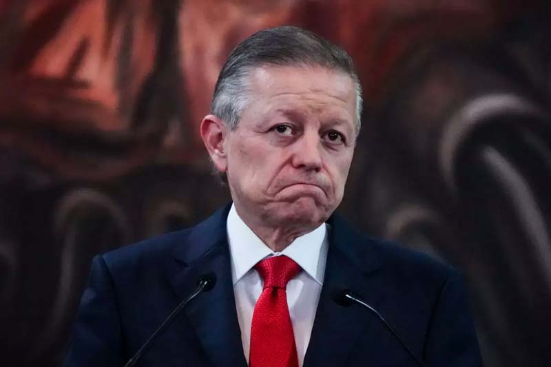 El libro de Julio Scherer Ibarra expone la política interna y las rupturas en el sexenio de AMLO