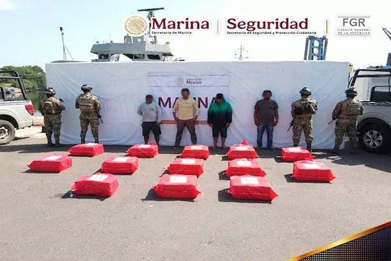 Tras persecusión, Marina asegura 1.2 toneladas de cocaína en Chiapas; hay 8 detenidos