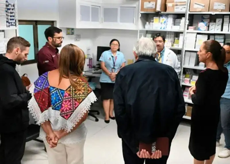 La Presidenta Claudia Sheinbaum durante una visita al Hospital Materno Infantil del IMSS Bienestar de Chetumal, Quintana Roo.
