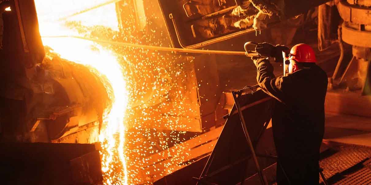 Sheinbaum no descarta represalias tras arancel del 50% al acero mexicano
