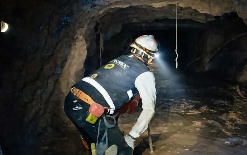 Rescatan a primer minero en Sinaloa tras más de 100 horas atrapado