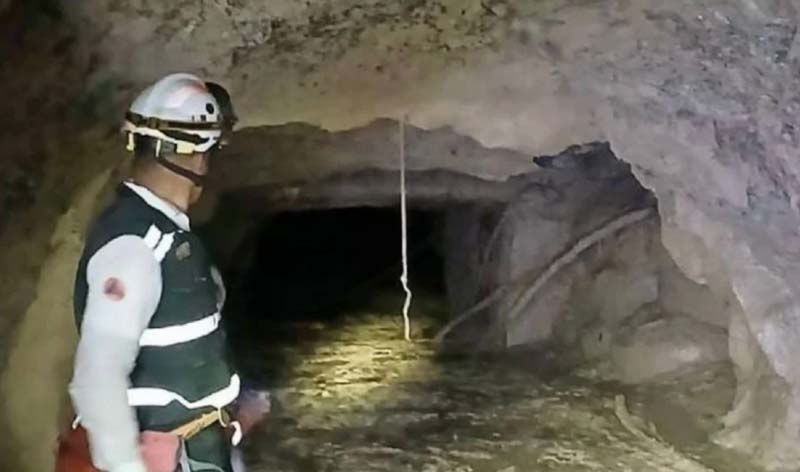 Rescatan a primer minero en Sinaloa tras más de 100 horas atrapado