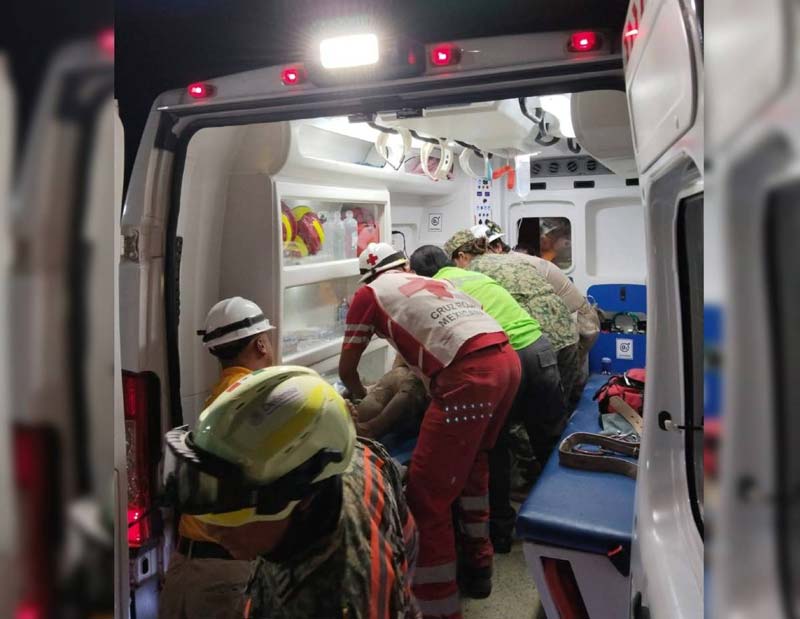 Rescatan a primer minero en Sinaloa tras más de 100 horas atrapado