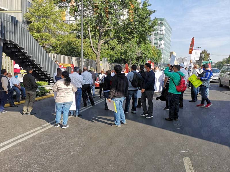 Ingenieros y técnicos de Pemex protestan por aplicación desigual de aumentos