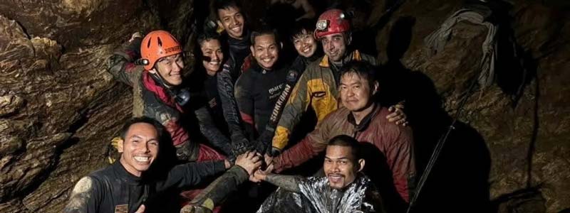 Milagro en Laos: rescatan a mineros atrapados 10 días en cueva; siguen desaparecidos