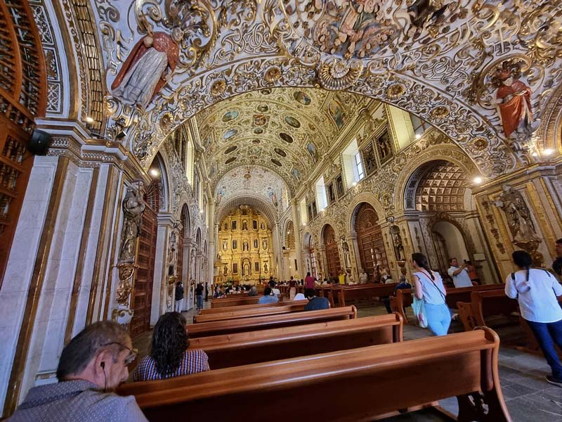 Descubre el Templo de Santo Domingo de Guzmán: joya barroca en el corazón de Oaxaca