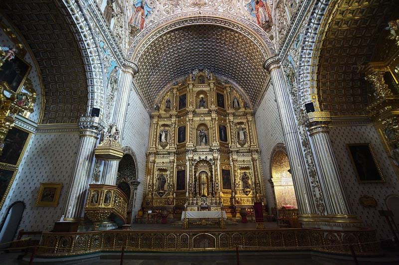Descubre el Templo de Santo Domingo de Guzmán: joya barroca en el corazón de Oaxaca