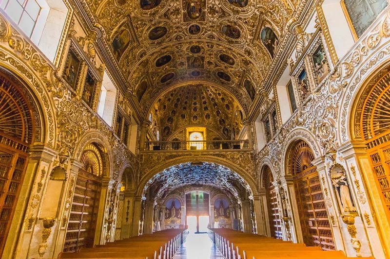 Descubre el Templo de Santo Domingo de Guzmán: joya barroca en el corazón de Oaxaca