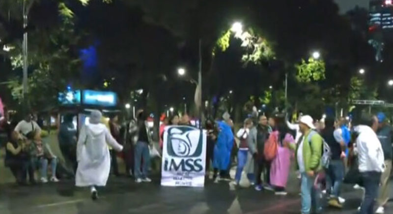 Trabajadores del IMSS convocaron a un paro nacional por desacuerdos salariales y falta de insumos médicos, con posibles afectaciones a consultas externas en México.
