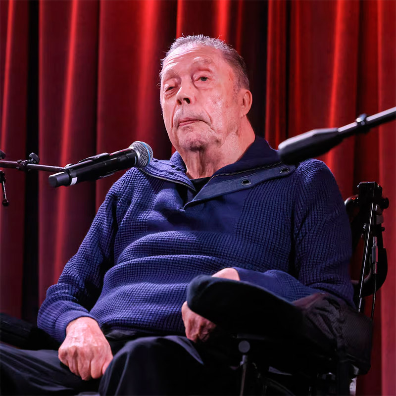 Muere Tim Curry, actor que convirtió a Pennywise en pesadilla de una generación