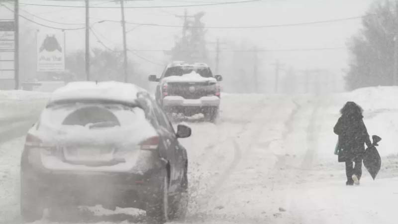 Tormenta invernal paraliza EE. UU. con apagones y miles de vuelos cancelados