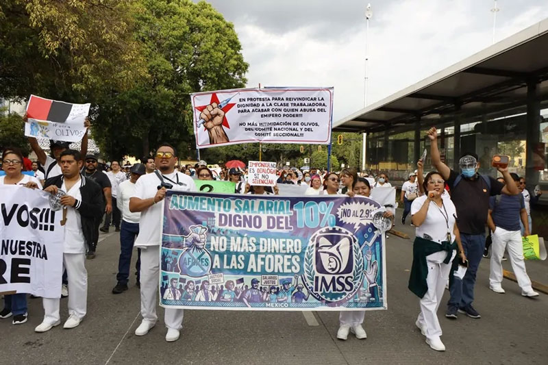 Las autoridades laborales y sindicales deberán responder a las denuncias y definir el rumbo del conflicto por el aumento salarial del IMSS.