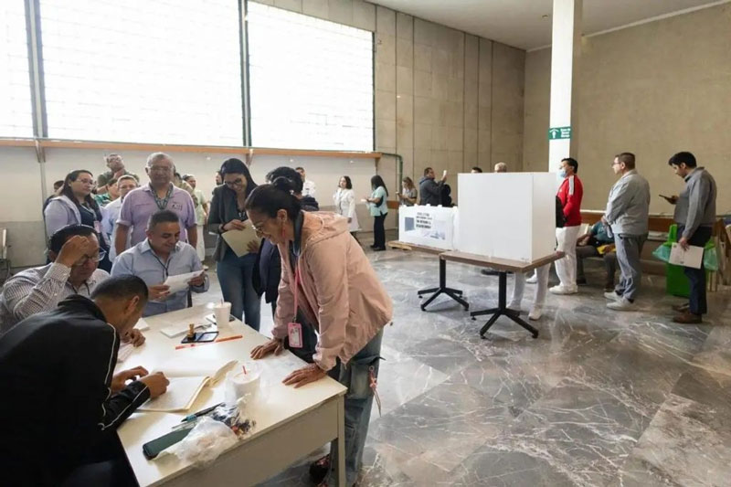 Trabajadores del IMSS aseguran que ganó el “no” a la propuesta de aumento salarial de 6.8% en la consulta nacional del 14 de octubre.