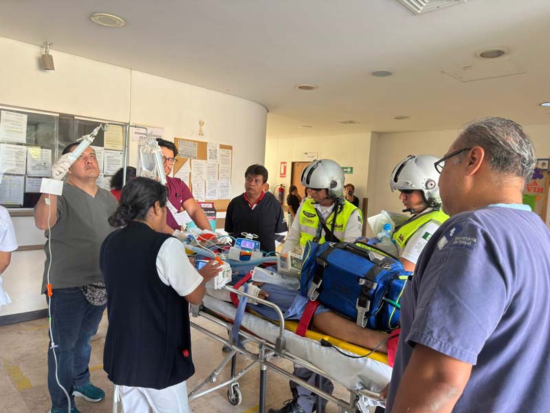 SUMA traslada a joven motociclista de Izúcar a Puebla para atención especializada