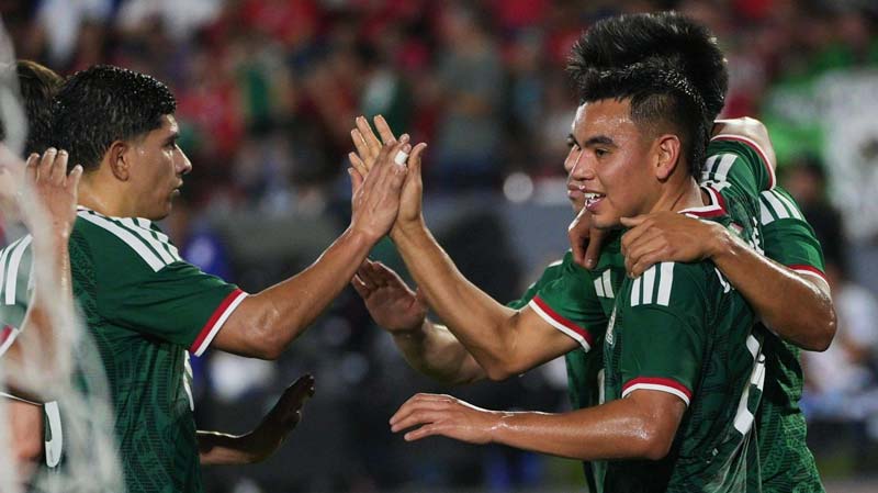 México sufre, pero vence a Panamá con autogol en tiempo de compensación