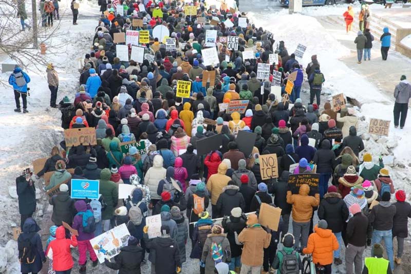 Trump da un paso atrás: ordena retiro de 700 agentes de ICE en Minneapolis