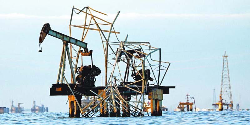El cierre del estrecho de Ormuz redujo el flujo de petróleo de Medio Oriente y presionó al alza los precios internacionales.