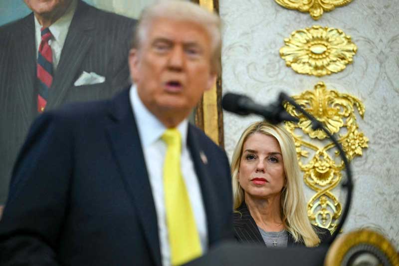 Trump releva a Pam Bondi como fiscal general de Estados Unidos