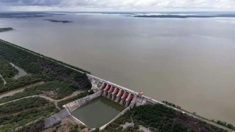 Trump amenaza a México con arancel del 5% si no entrega agua antes de 2026