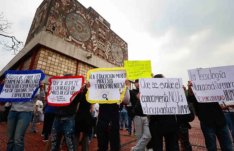 Miles de aspirantes esperan la decisión de la UNAM sobre las inscripciones suspendidas