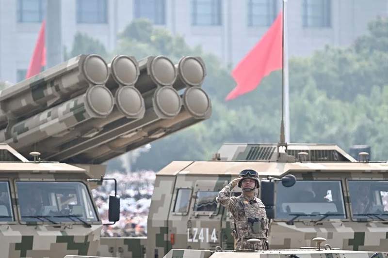 Desfile militar en China muestra arsenal avanzado frente a Vladímir Putin y Kim Jong-un