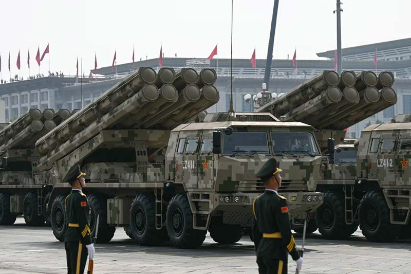 Desfile militar en China muestra arsenal avanzado frente a Vladímir Putin y Kim Jong-un